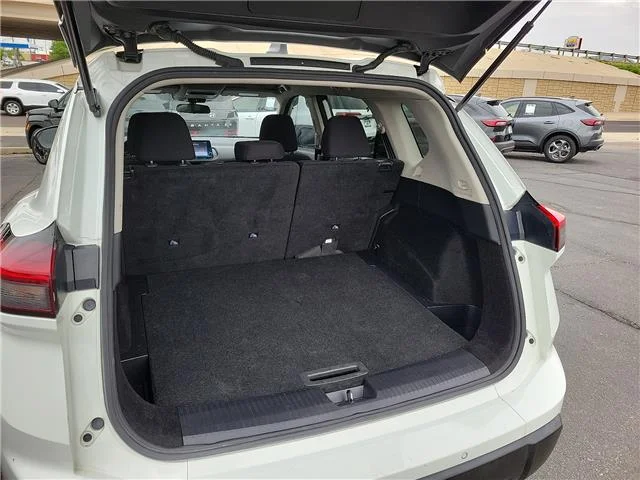 Used 2024 Glacier White Nissan S image 7