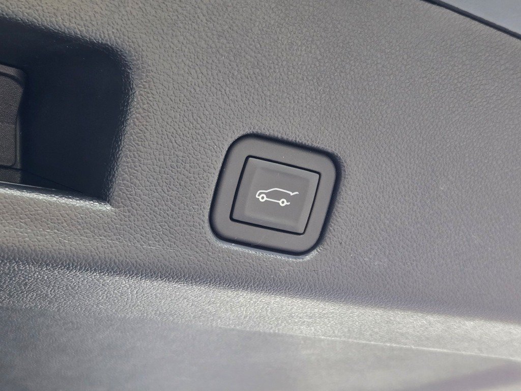 2026 Chevrolet Traverse LT - Photo 14