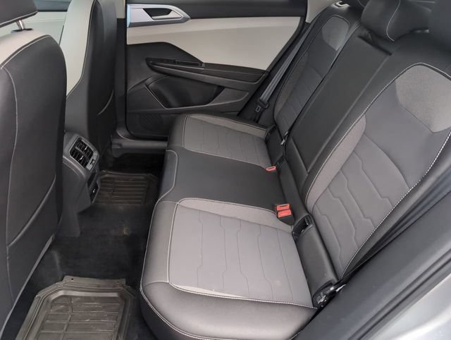 2025 Volkswagen Taos SE - Photo 23