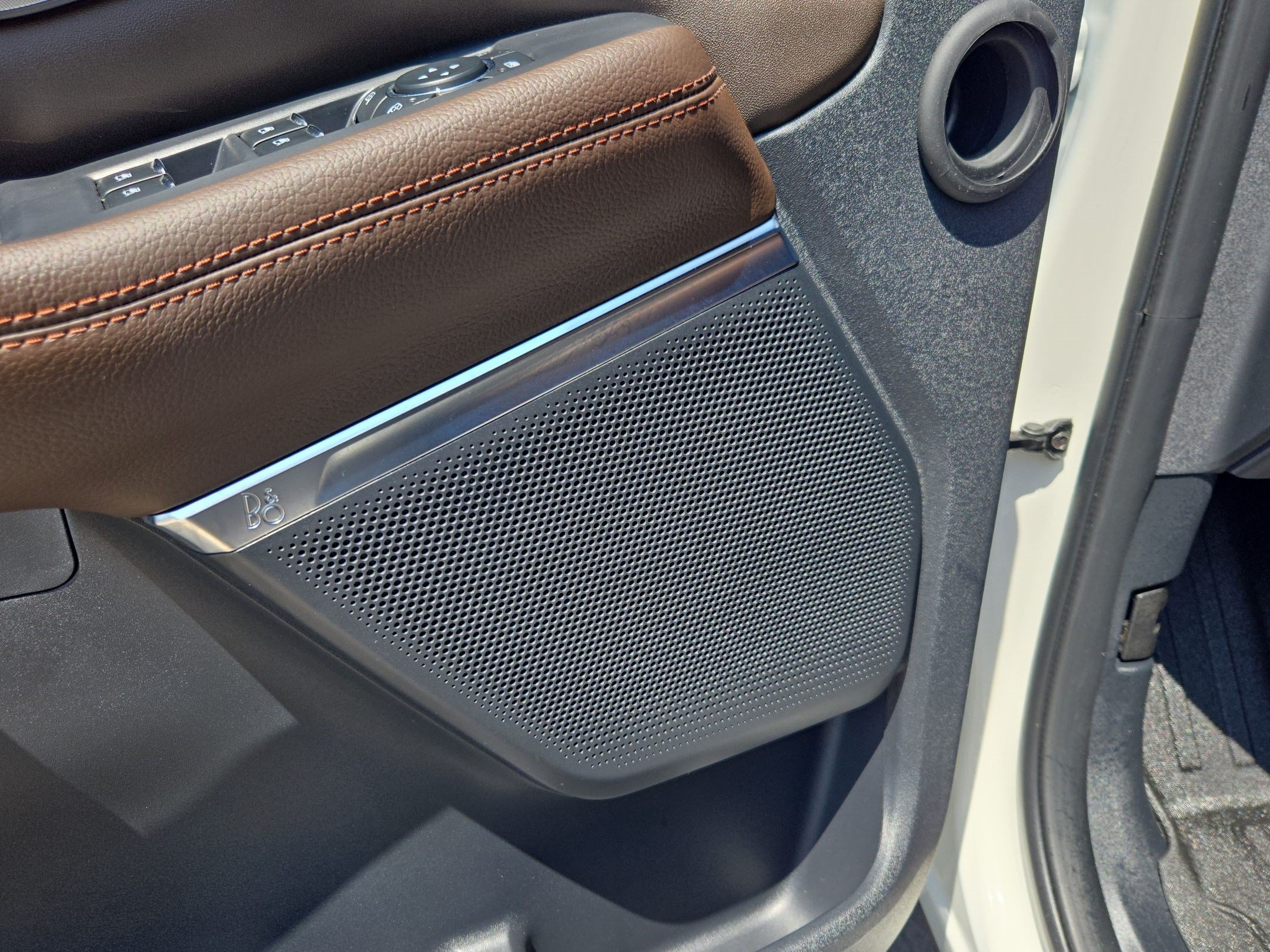 Used 2025 White Metallic Ford King Ranch image 11