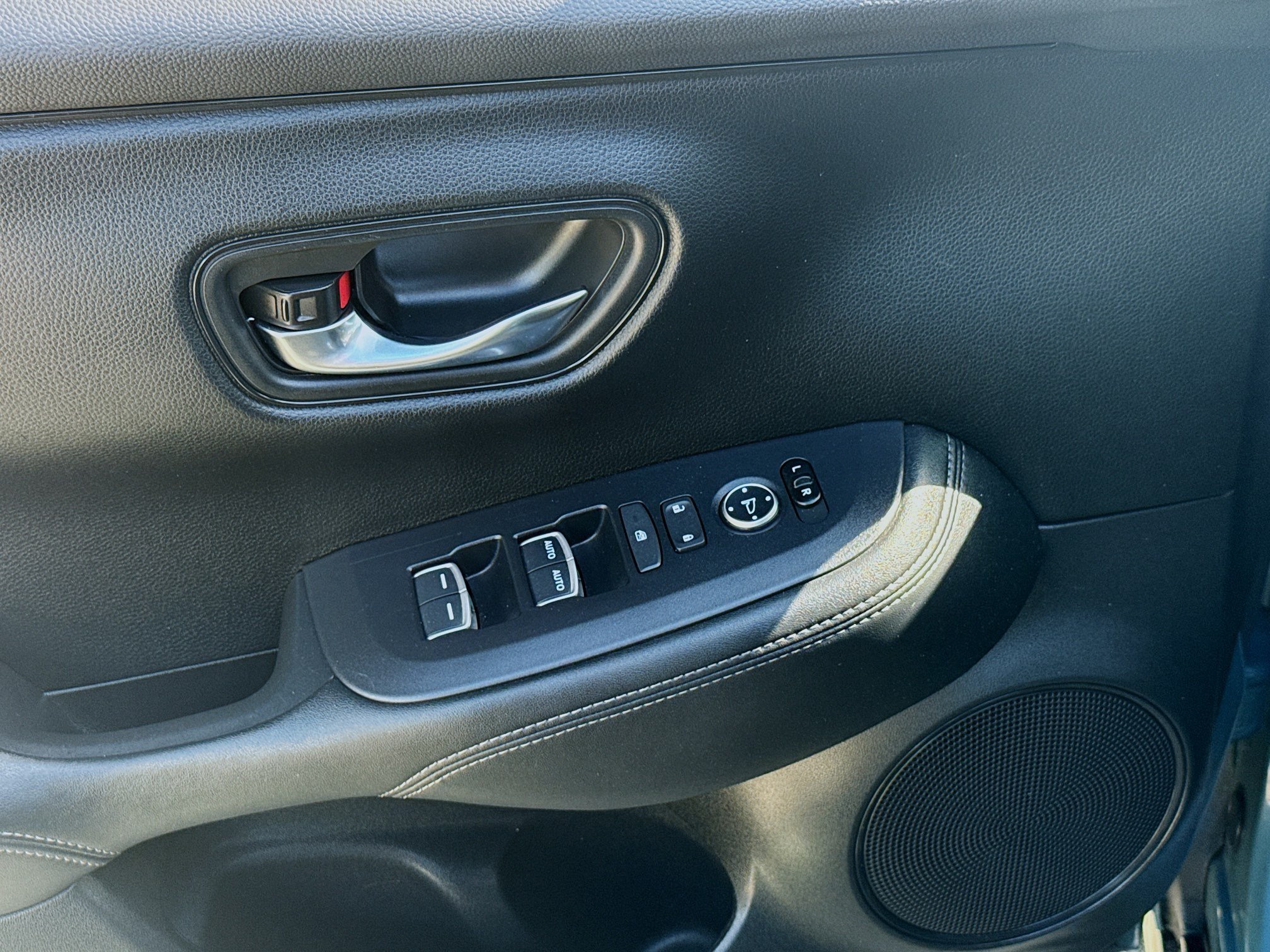2024 Honda HR-V EX-L - Photo 16