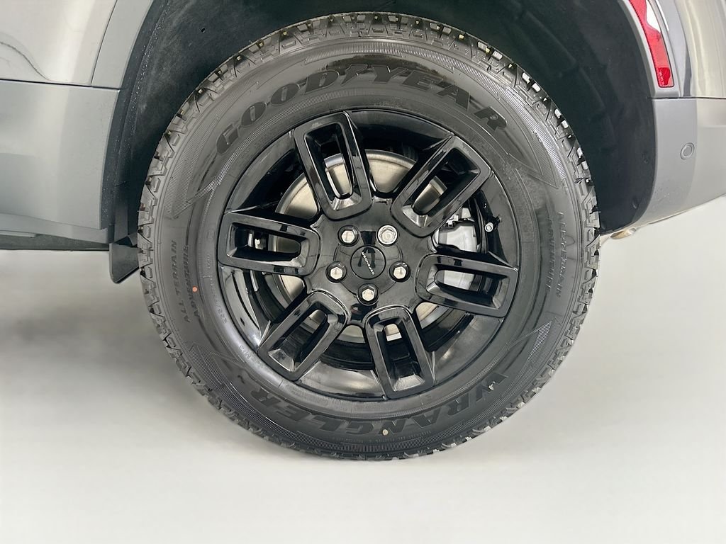 New 2026 Carpathian Grey Land Rover S image 30