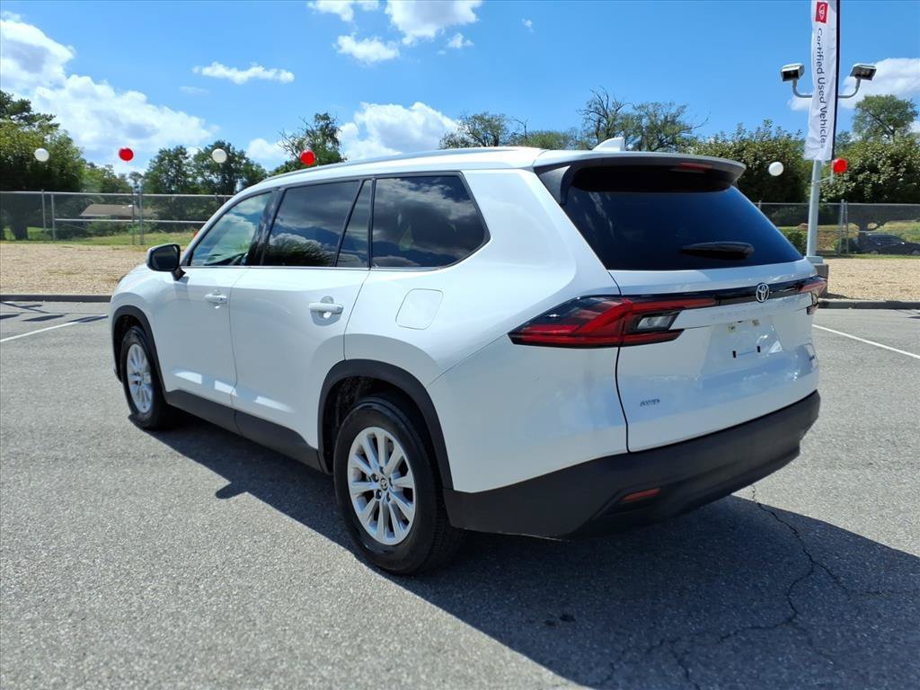 Used 2025 Beige Toyota XLE image 7