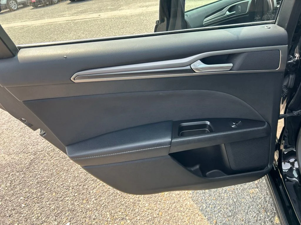 Used 2017 Black Ford SE image 21