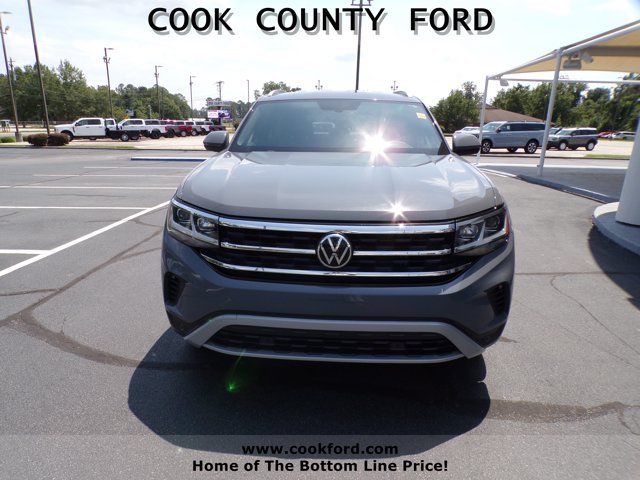 Used 2021 Pure Gray Volkswagen 2.0T SE w/Technology image 13
