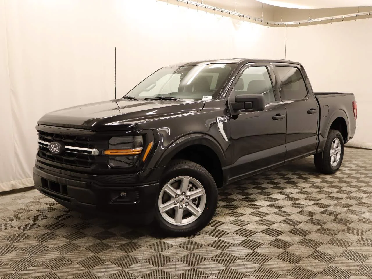 New 2026 Agate Black Metallic Ford XLT image 1
