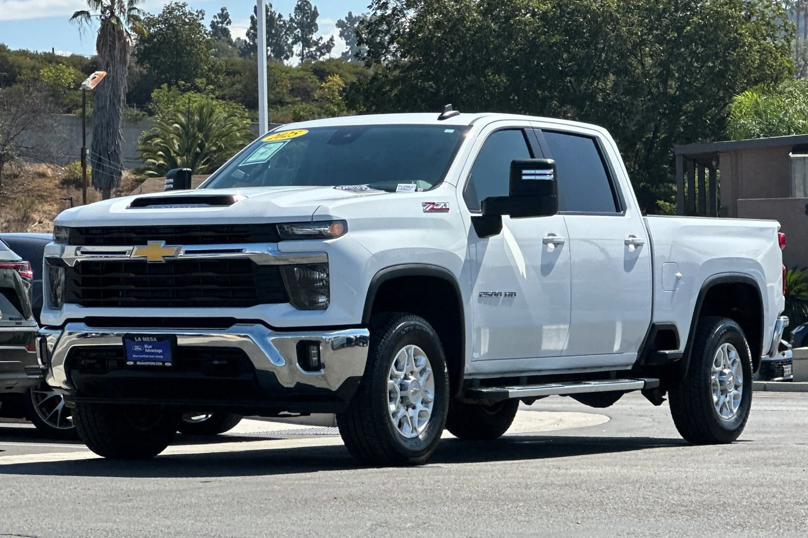 Used 2025 White Chevrolet LT image 7
