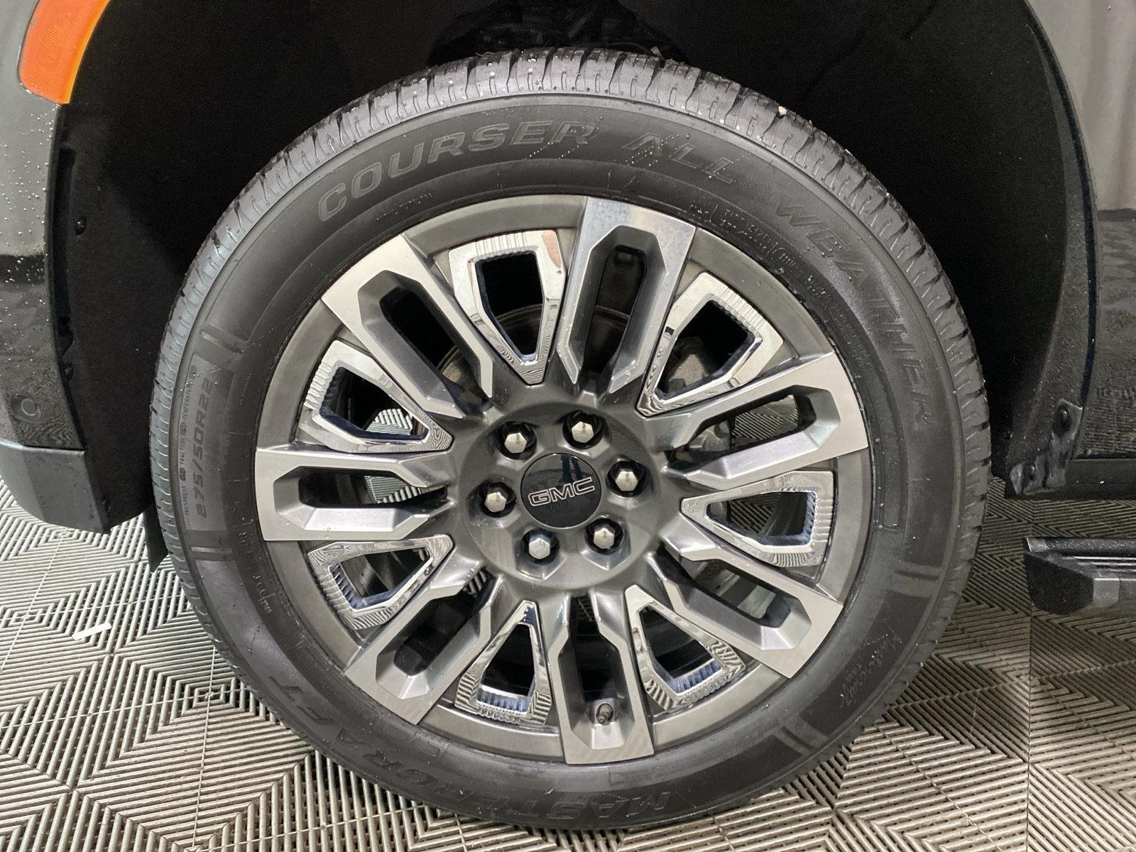 Used 2023 Onyx Black GMC Denali Ultimate image 9