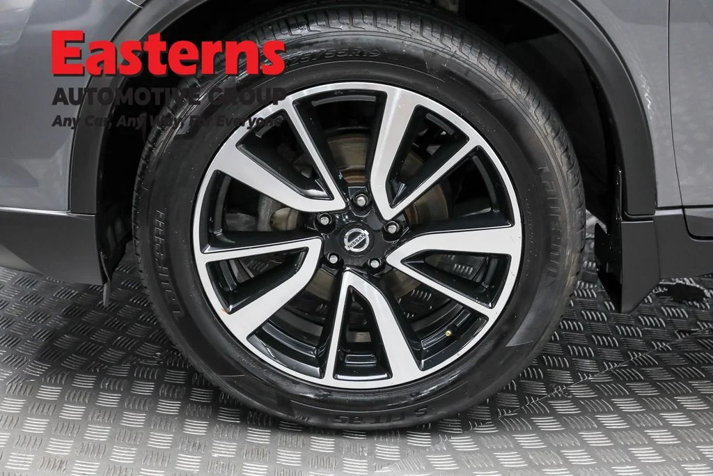 Used 2019 Gray Nissan SL image 34