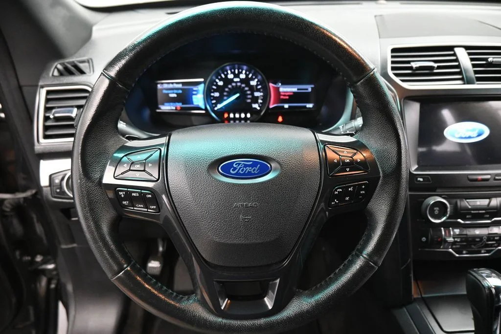 Certified Used 2017 Gray Ford XLT image 12
