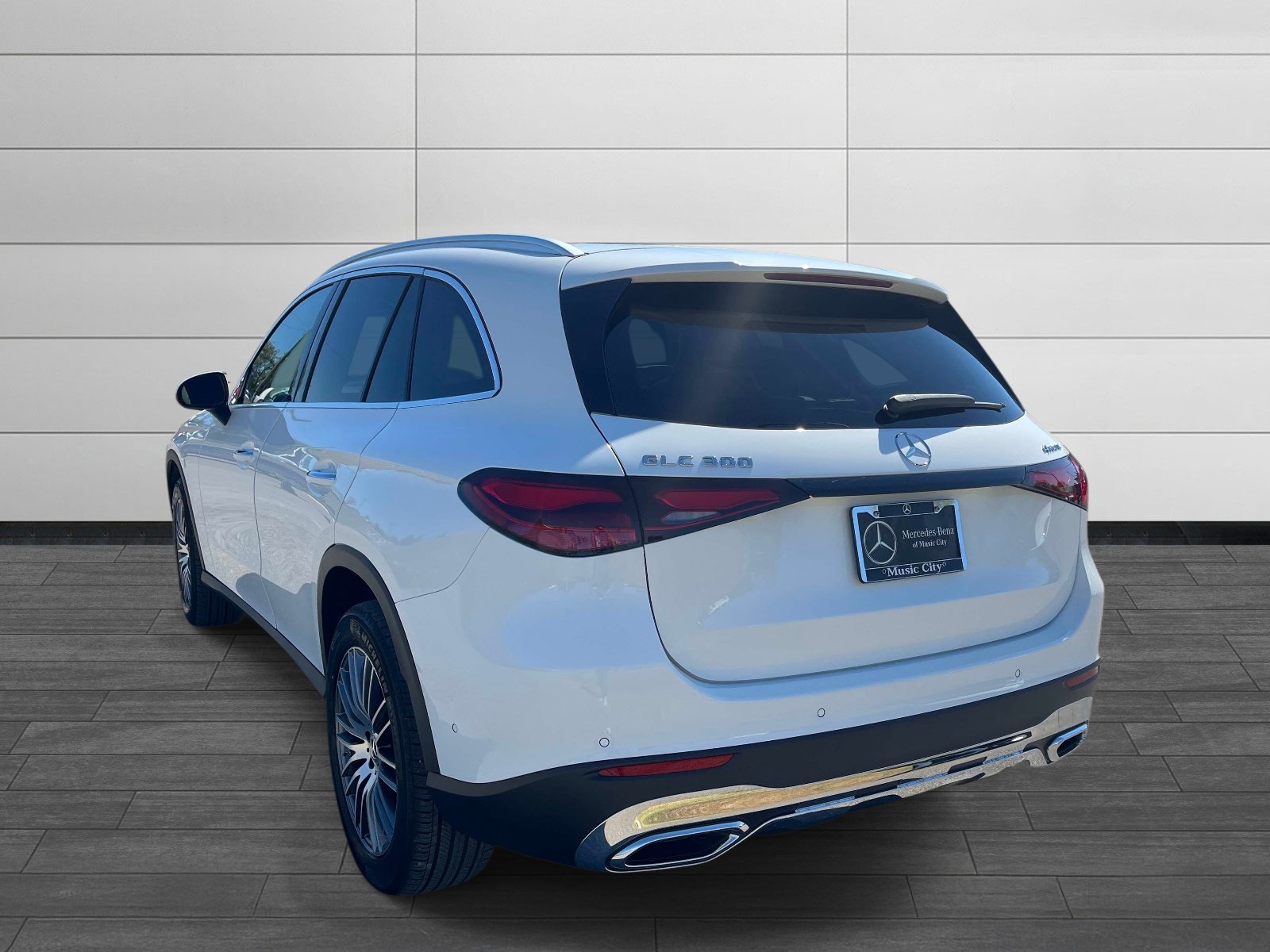 Used 2026 Polar White Mercedes-Benz GLC 300 image 5