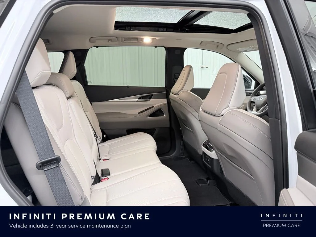 New 2026 RADIANT WHITE INFINITI Luxe FWD image 39