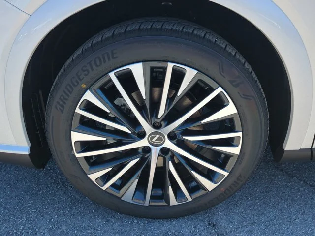 New 2026 Eminent White Pearl Lexus  350 PREMIUM+ image 11