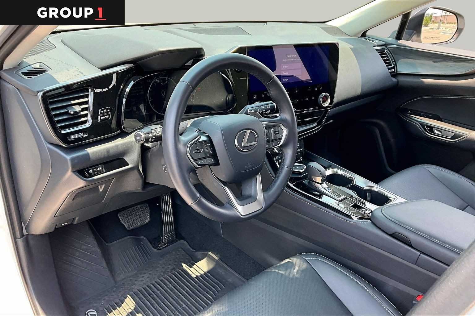 Used 2025 Eminent White Pearl Lexus Premium image 17