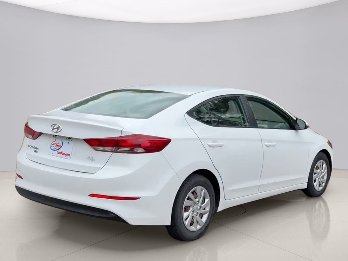 Used 2018 White Hyundai  image 5