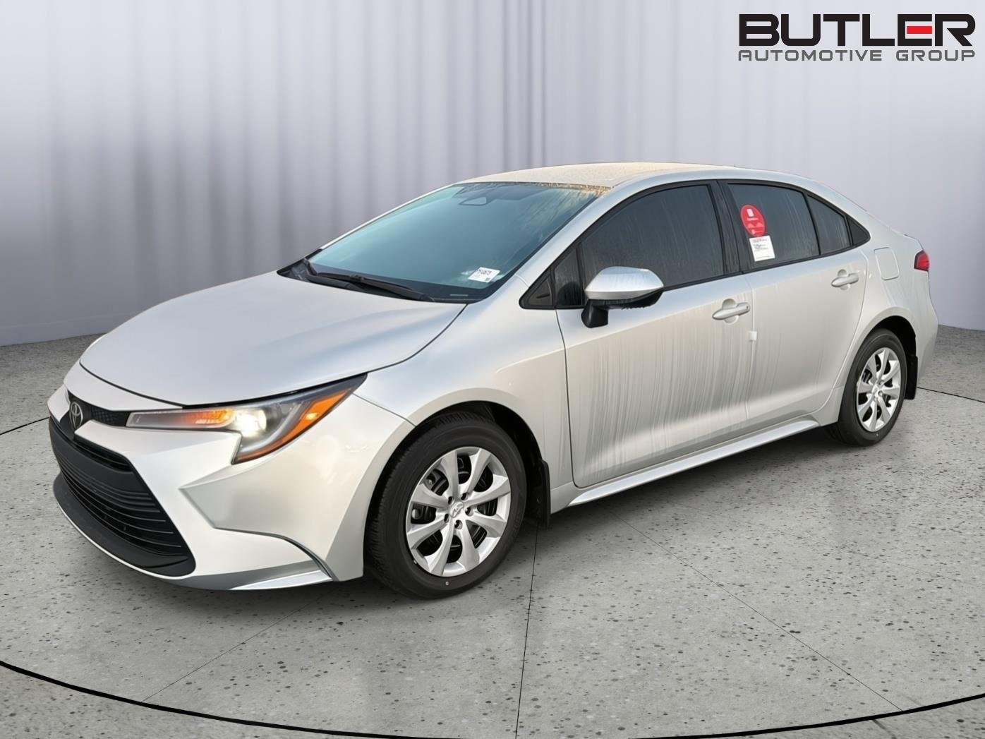New 2027 Classic Silver Metallic Toyota LE image 2