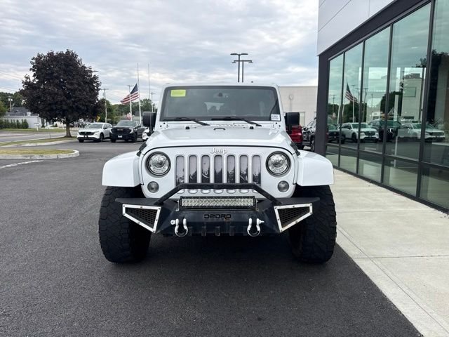 Used 2017 White Jeep Unlimited Sahara image 7