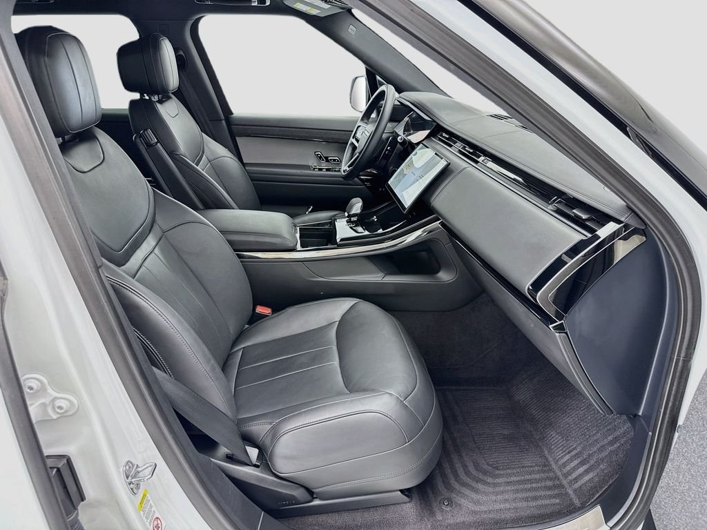 Certified Used 2025 Fuji White Land Rover Dynamic SE image 19