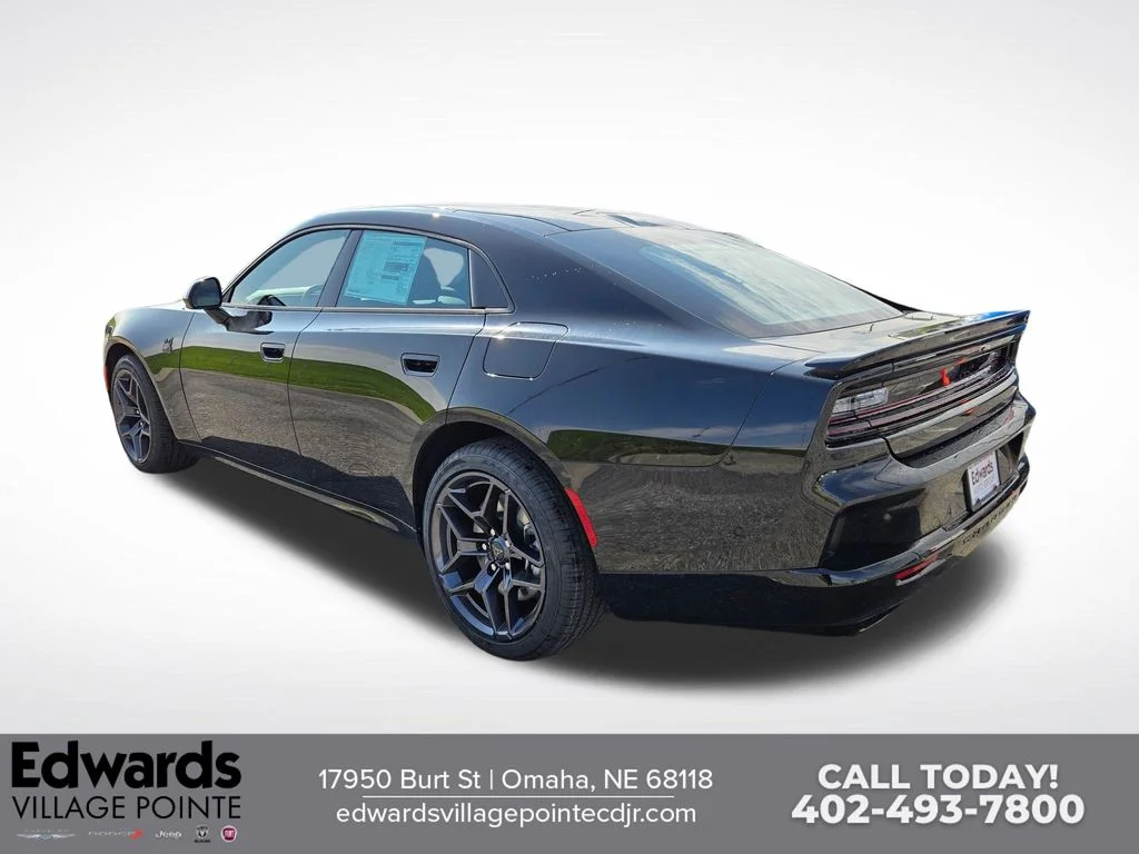New 2026 Diamond Black Crystal Pearlcoat Dodge R/T Scat Pack image 5