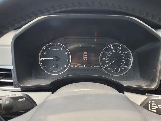 Used 2025  Mitsubishi SE image 17