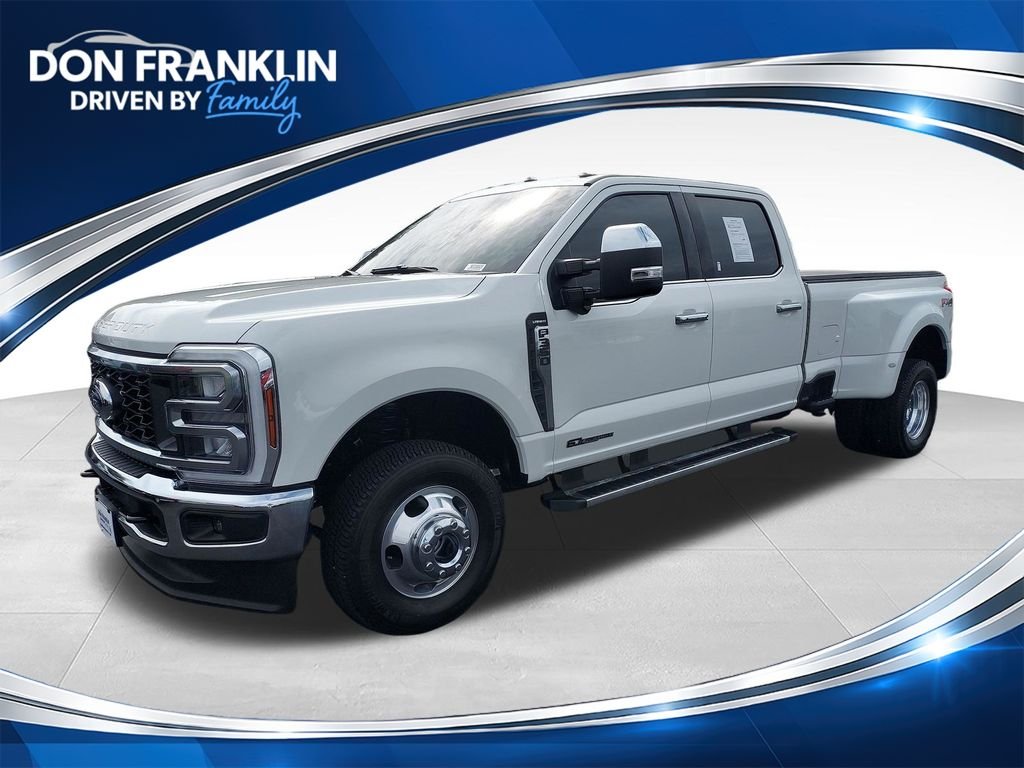 Used 2025 White Ford Lariat image 1