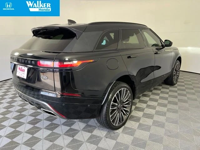 Used 2019 Black Land Rover SE R-Dynamic image 8