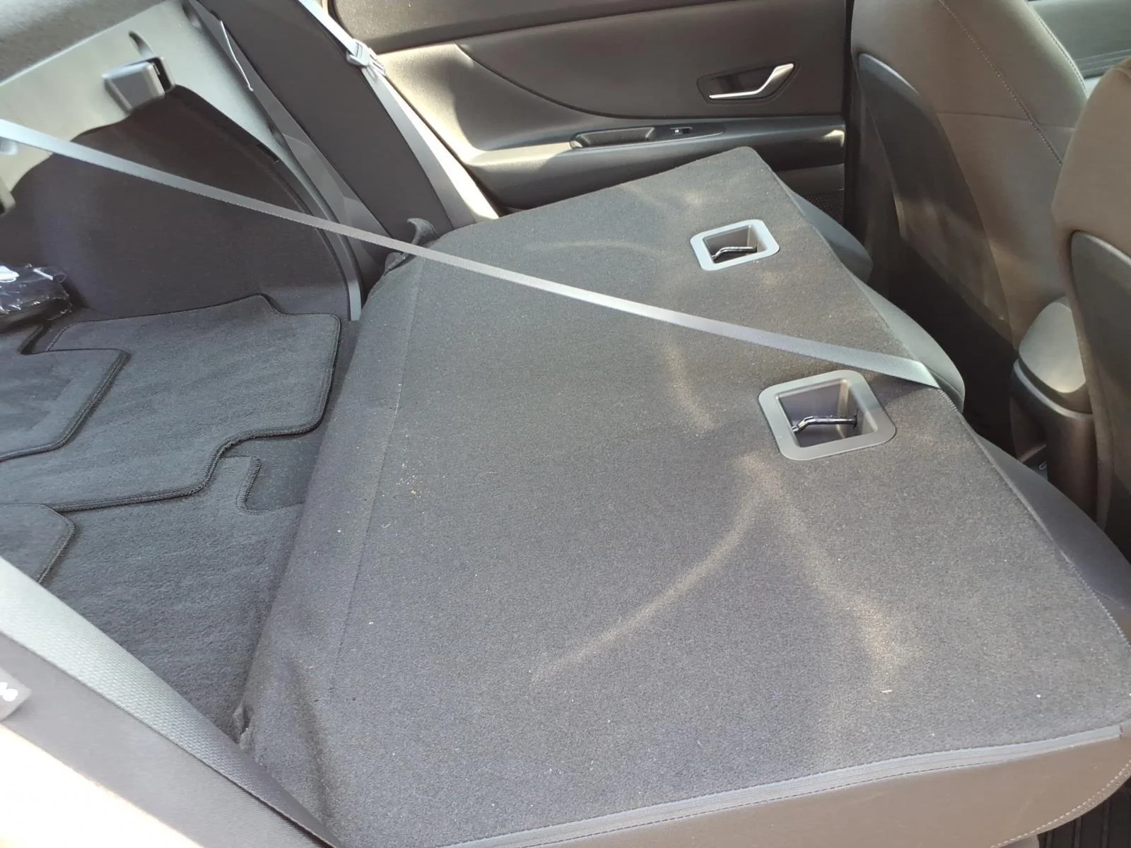 Certified Used 2025 Amazon Gray Hyundai SE image 29