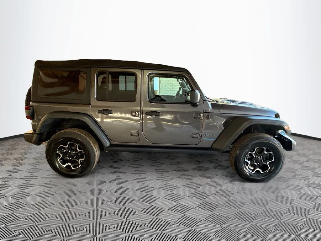 Used 2022 Gray Jeep Unlimited Rubicon 4xe image 5