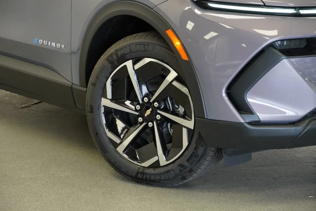 New 2026 Galaxy Gray Metallic Chevrolet LT image 9