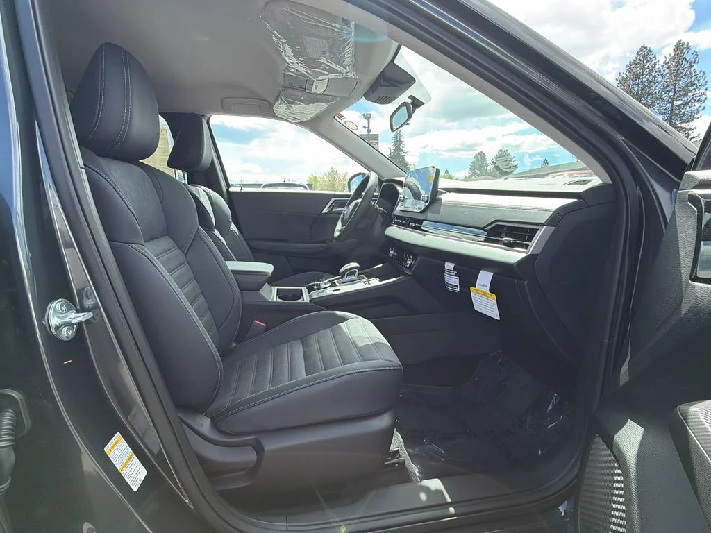 New 2025 Graphite Gray Mitsubishi SE image 20