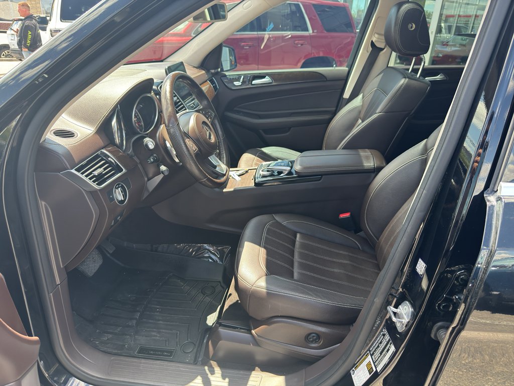 Used 2019 Black Mercedes-Benz 450 4MATIC® image 22