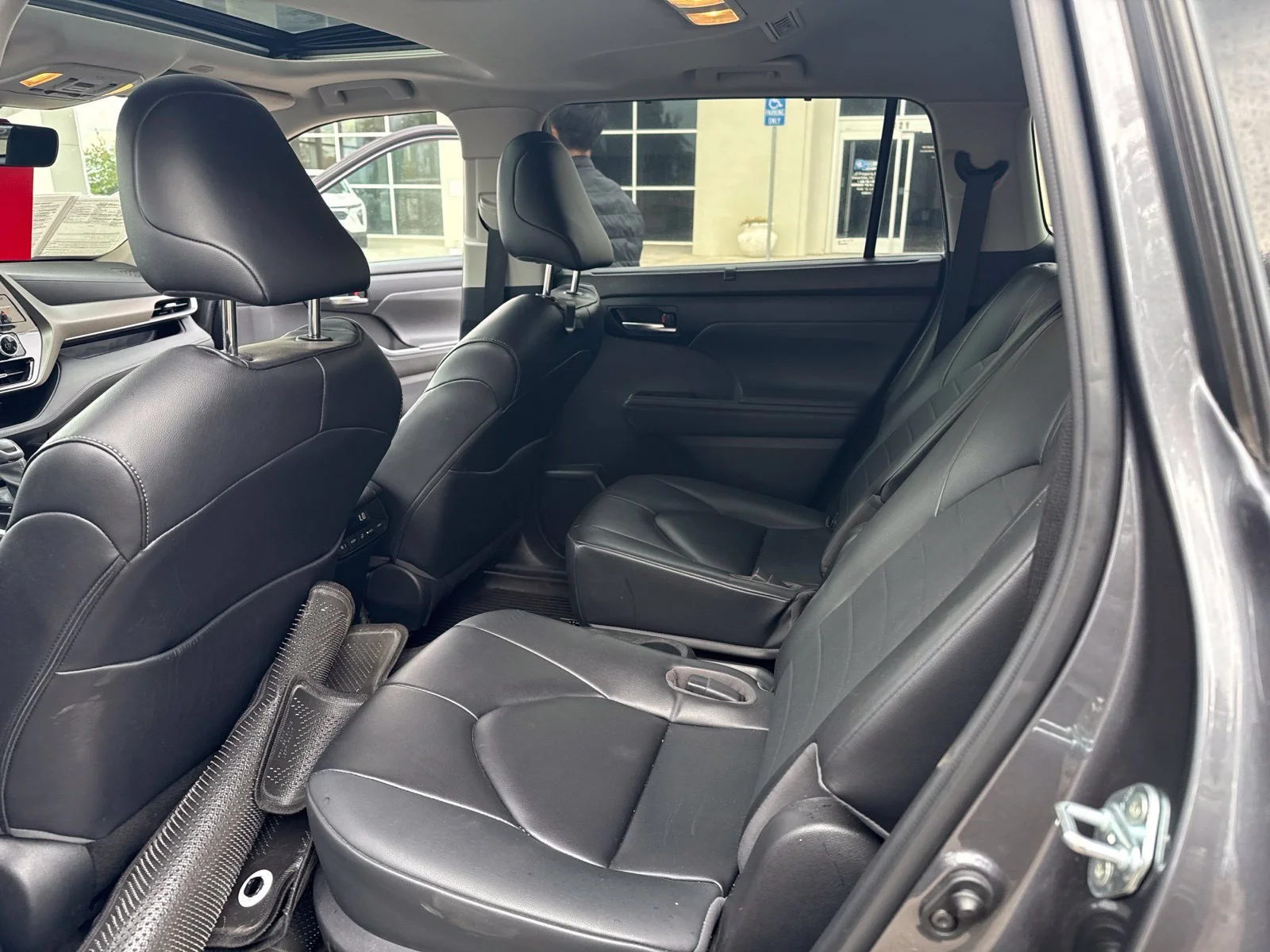 Used 2023  Toyota L image 25