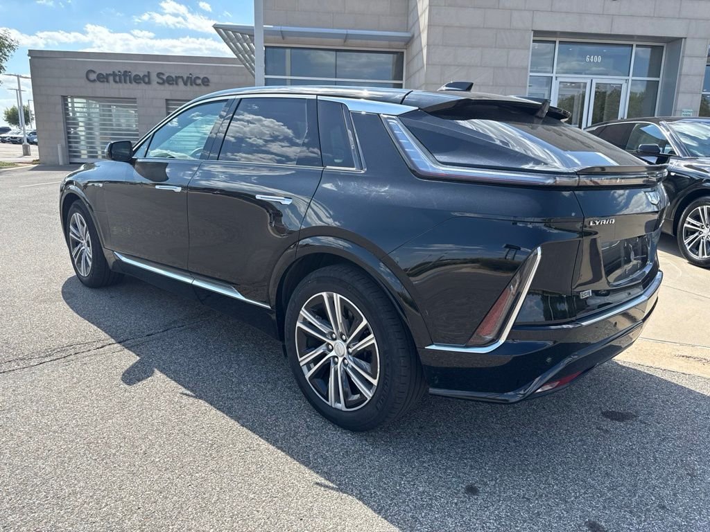 Used 2024 Black Cadillac Luxury image 5