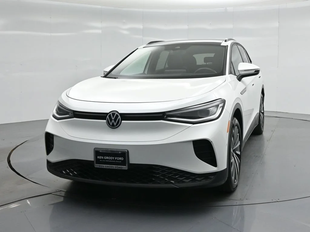 Used 2024 White Volkswagen S image 53
