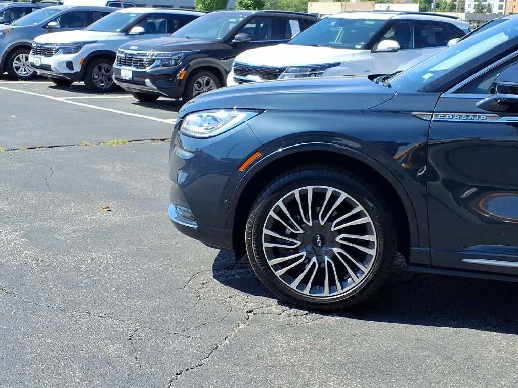 Used 2020 Blue Lincoln Reserve image 19