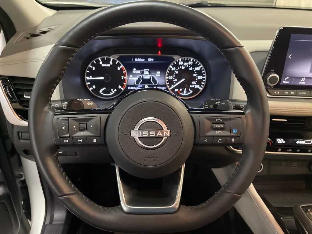 Used 2023 White Nissan SL image 23
