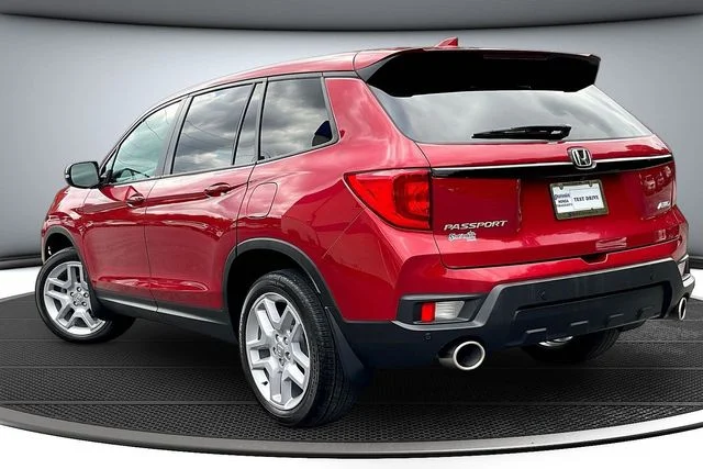 Used 2024 Red Honda EX-L image 7