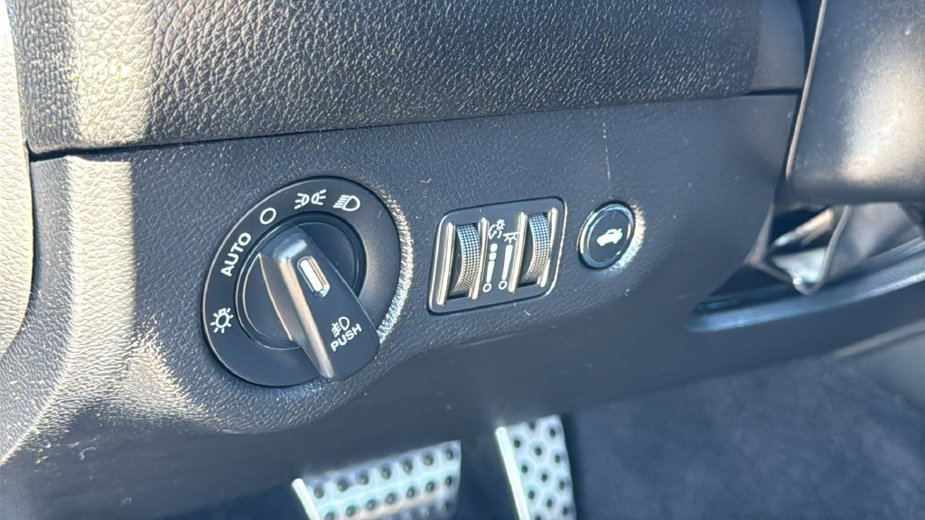 Used 2021 Gray Dodge SXT image 20