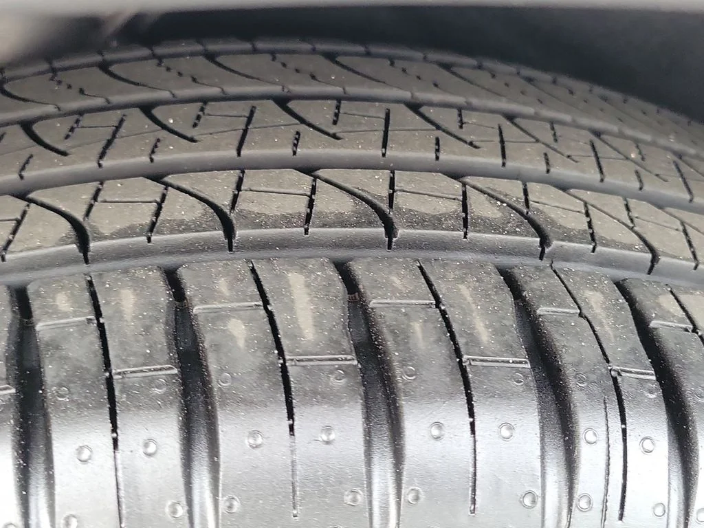 Certified Used 2026 Blue Volvo B5 Plus image 19