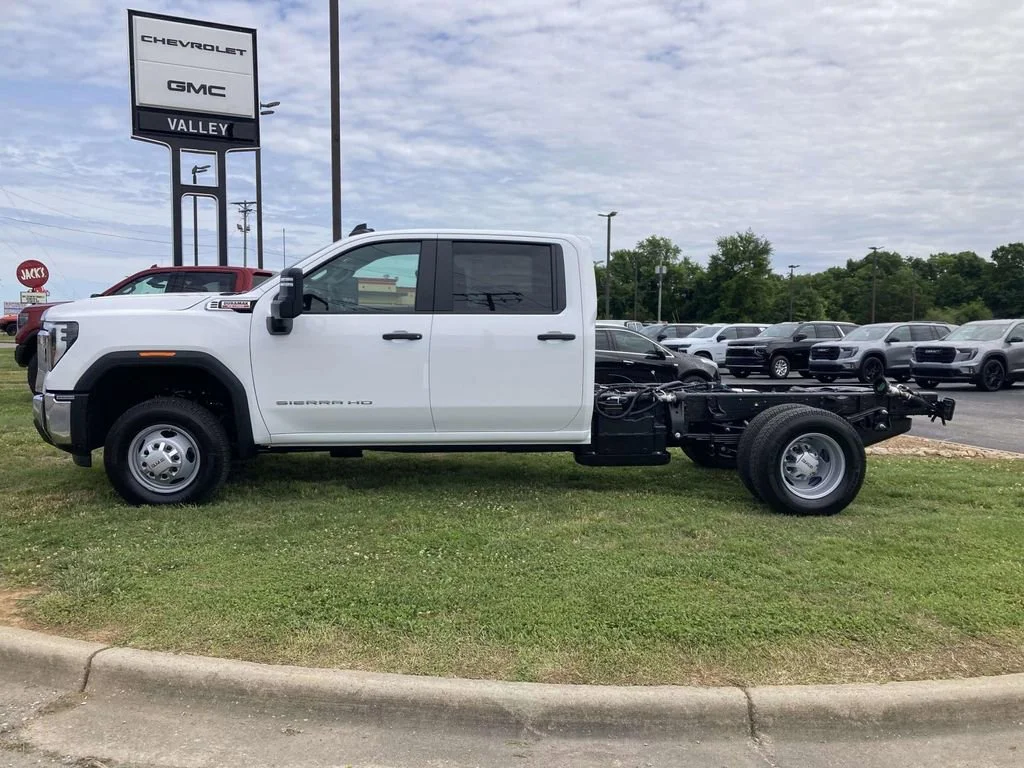 New 2026 Summit White GMC Pro image 7