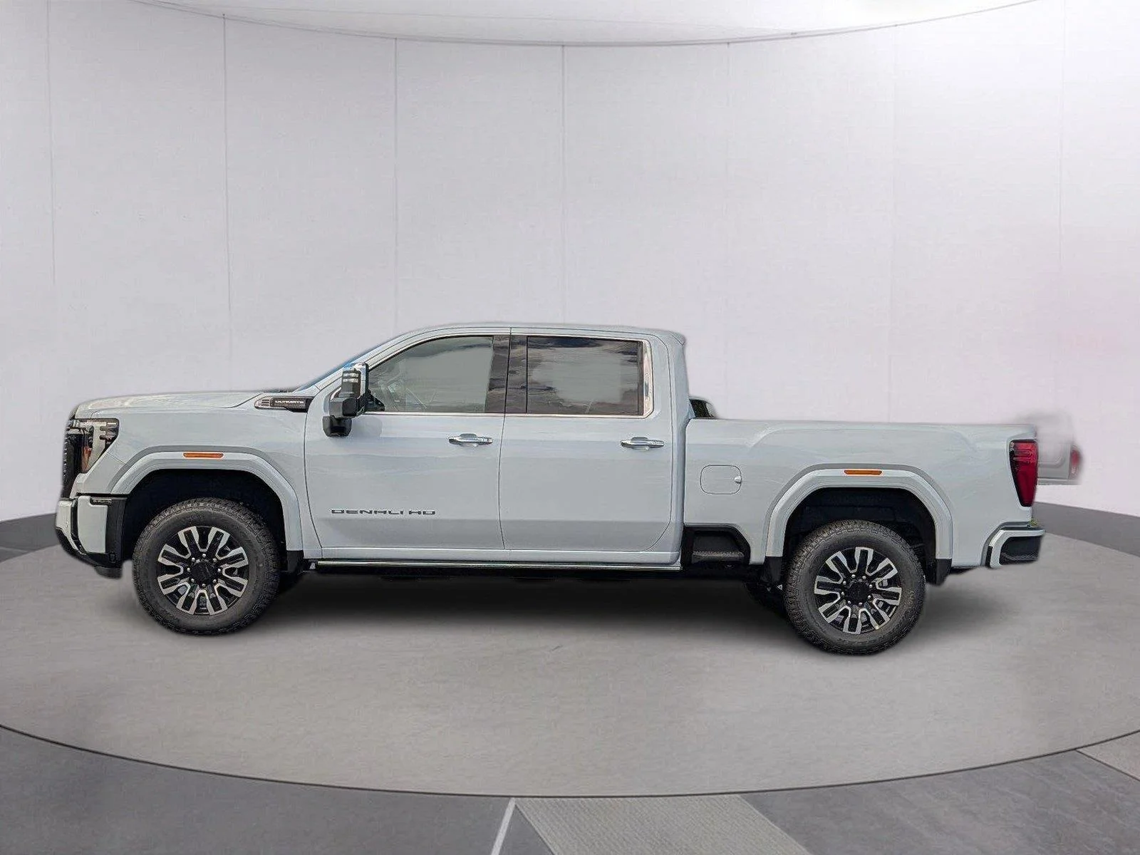 New 2026 Glacier White Tricoat GMC Denali Ultimate image 2
