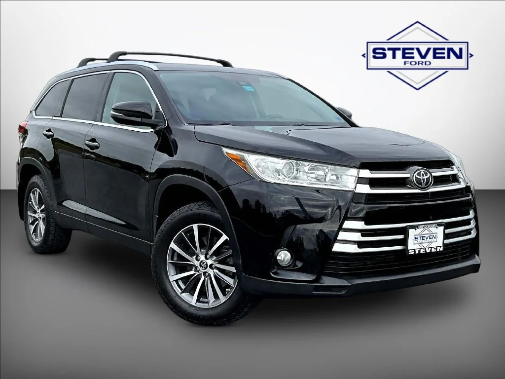 Used 2019 Black Toyota XLE image 1