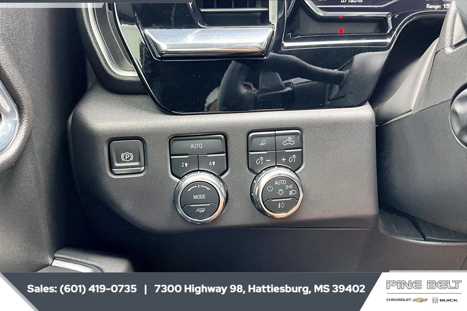 Used 2024 Sterling Metallic GMC SLT image 23