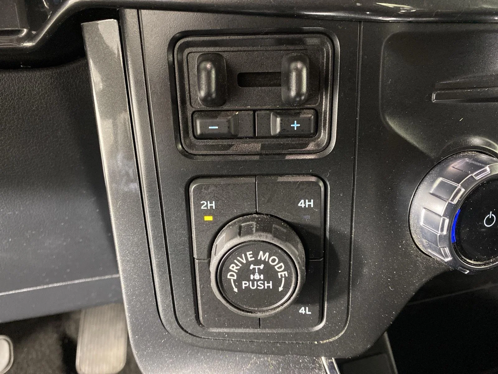 Used 2022 Iconic Silver Ford XLT image 20