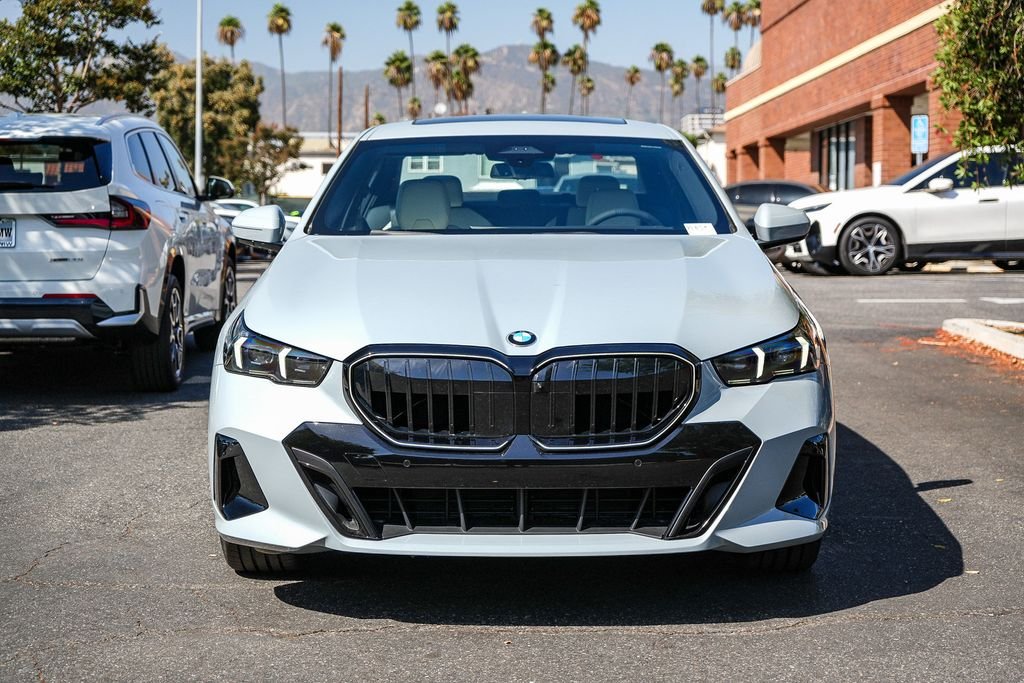 New 2027 Brooklyn Grey Metallic BMW 530i image 2