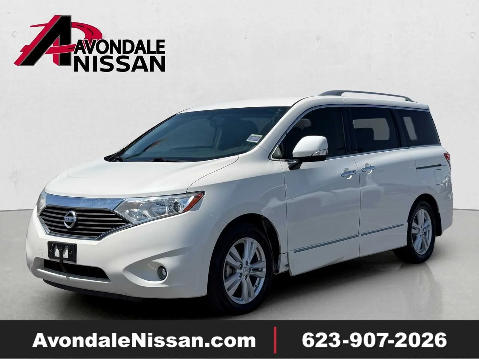 2015 Nissan Quest SL's photo