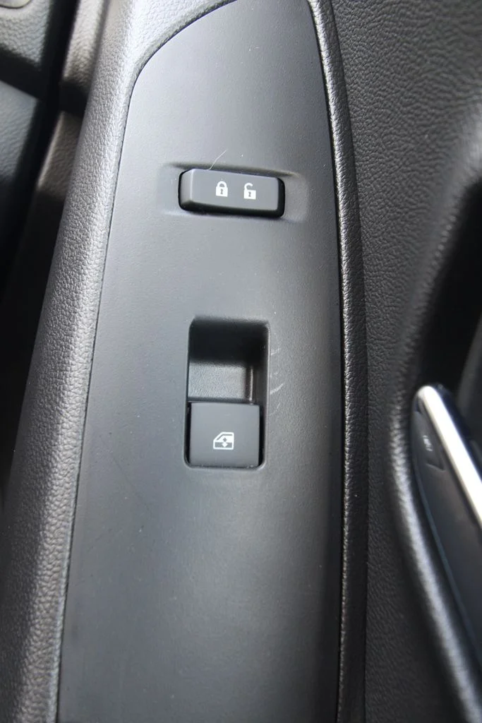 Used 2022 White Chevrolet LS image 22