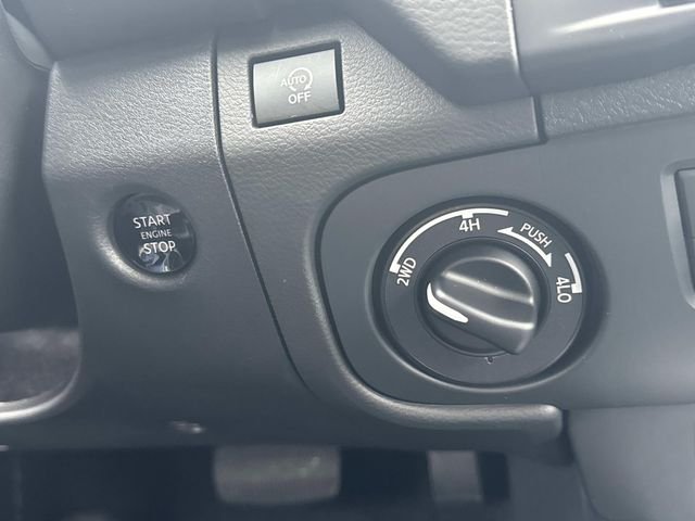 New 2026 Super Black Nissan Crew Cab SV image 31