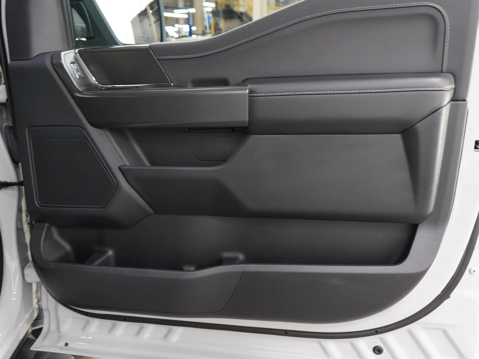 Used 2024 Avalanche Ford XLT image 9