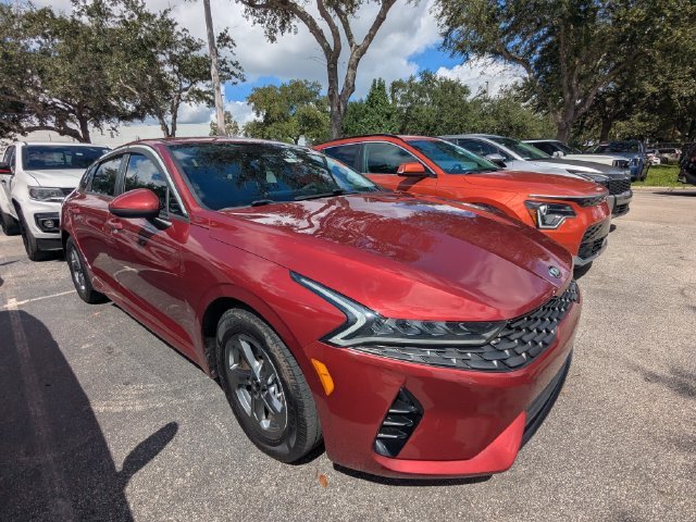 Certified Used 2021 Red Kia LXS image 3